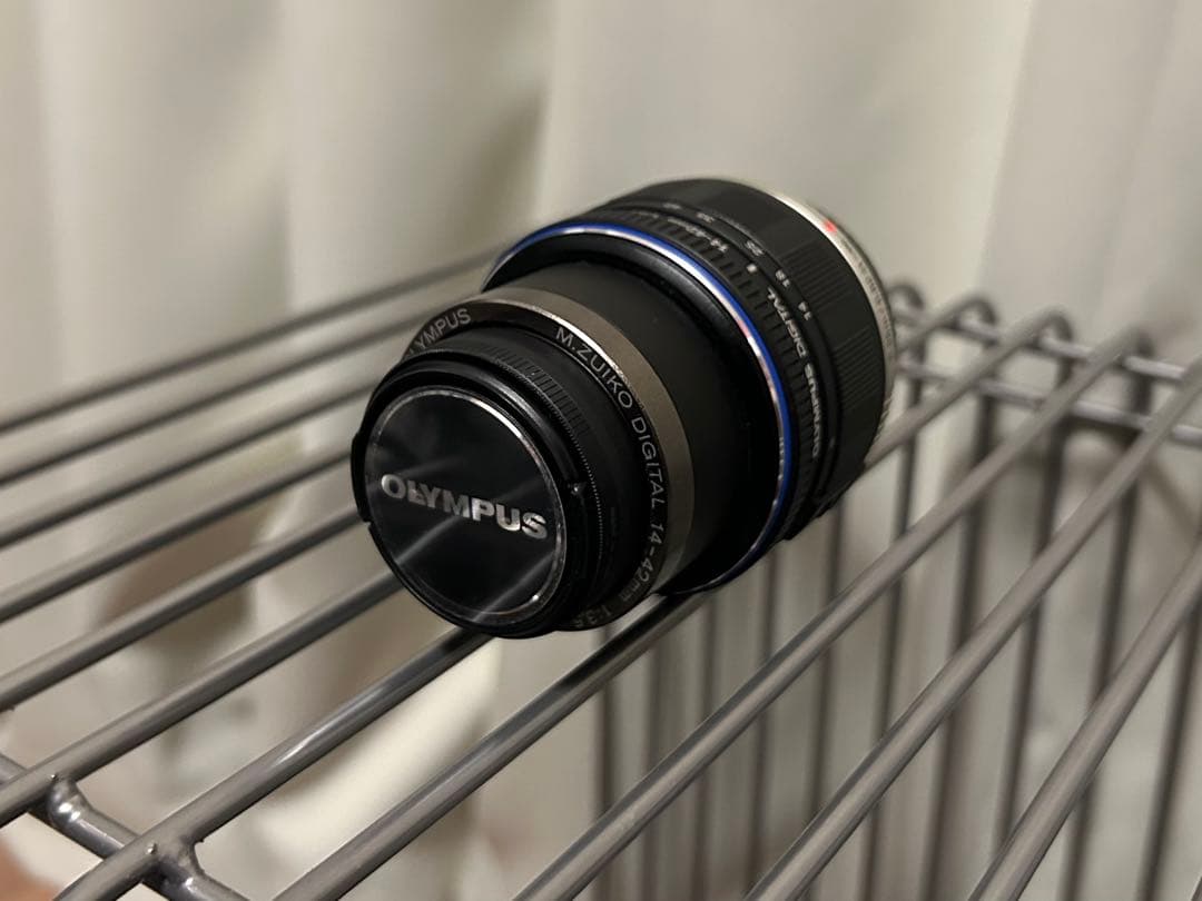OLYMPUS デジタル一眼カメラ E-P1