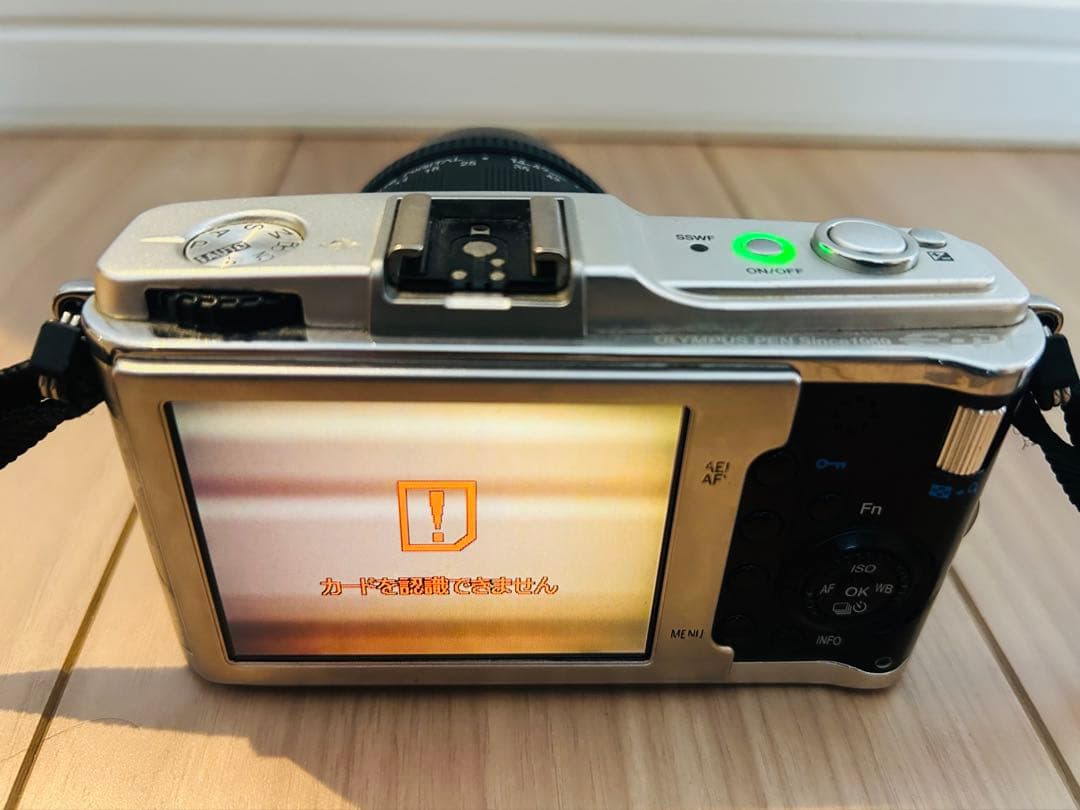 OLYMPUS デジタル一眼カメラ E-P1