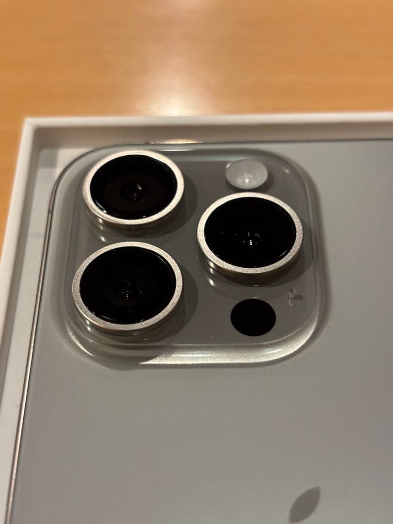 【極美品】iPhone 15 Pro 128GB ナチュラルチタニウム