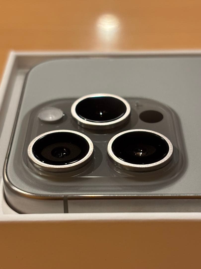 【極美品】iPhone 15 Pro 128GB ナチュラルチタニウム