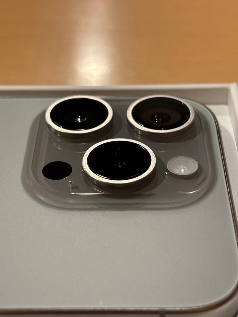 【極美品】iPhone 15 Pro 128GB ナチュラルチタニウム