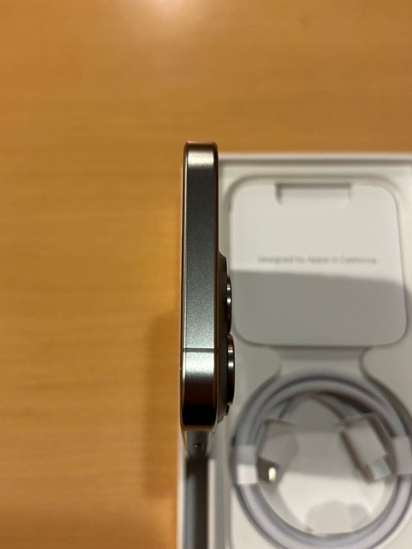 【極美品】iPhone 15 Pro 128GB ナチュラルチタニウム
