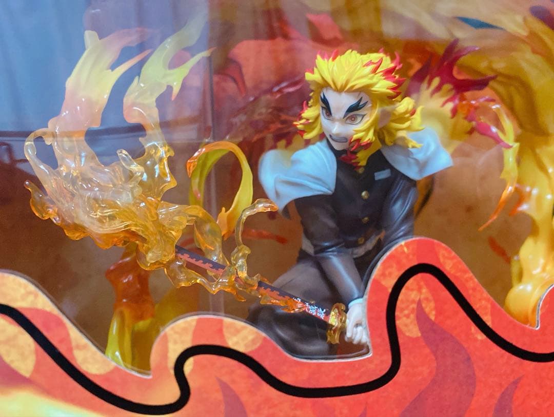 鬼滅の刃の煉獄杏寿郎1/8スケールフィギュア