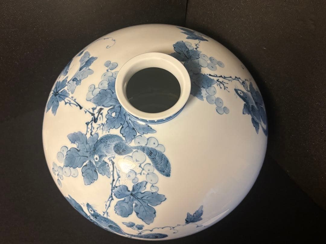 大人気　32cm井上萬二「染付 栗鼠文 壷」名品 人間国宝 白磁巨匠 旭日中綬章