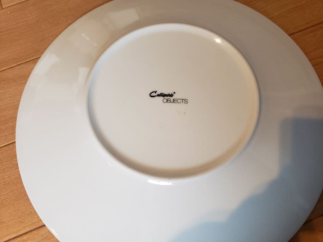 未使用　貴重なcalligaris高級お皿2枚　m.styleお皿2枚です。