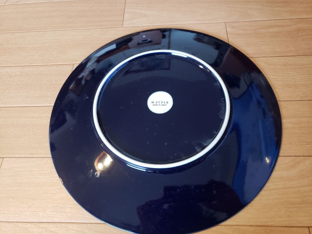 未使用　貴重なcalligaris高級お皿2枚　m.styleお皿2枚です。