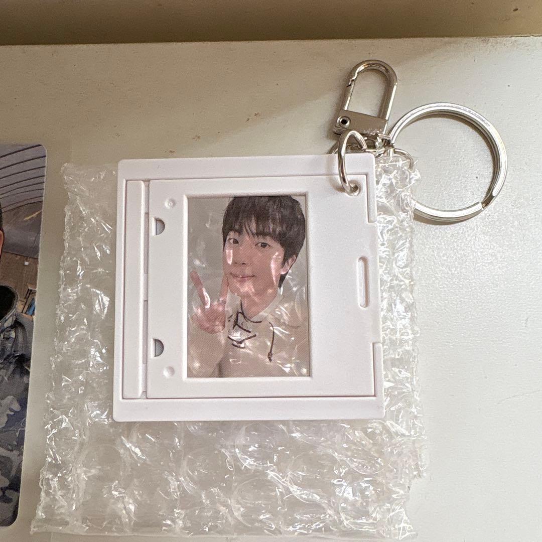 BTSバンタン　アリラン　グローバル特典　ジンJINキーホルダーセルカ2枚