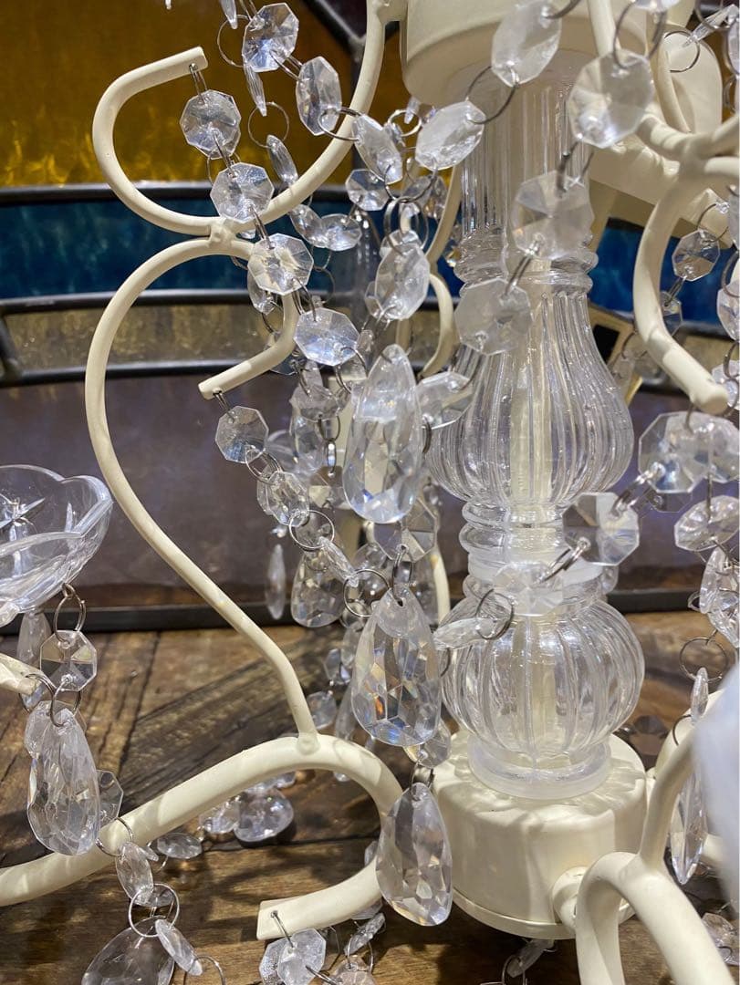 シャンデリア 天井照明 インテリア 白家具 ホワイト アンティーク 姫系 ロココ