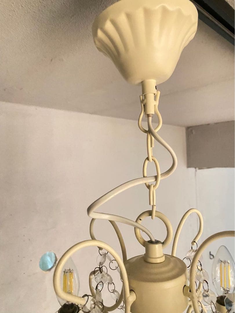 シャンデリア 天井照明 インテリア 白家具 ホワイト アンティーク 姫系 ロココ