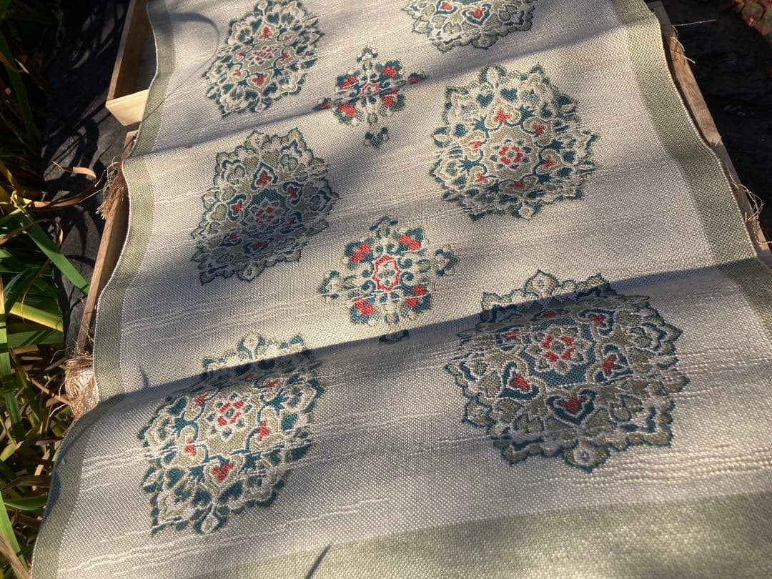 花柄刺繍テーブルセンター