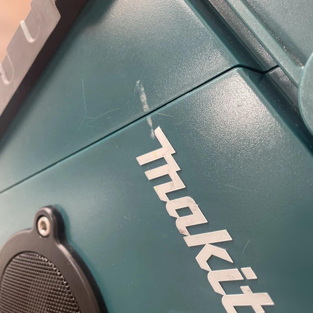 Makita マキタ　ラジオMR100 ACアダプター付