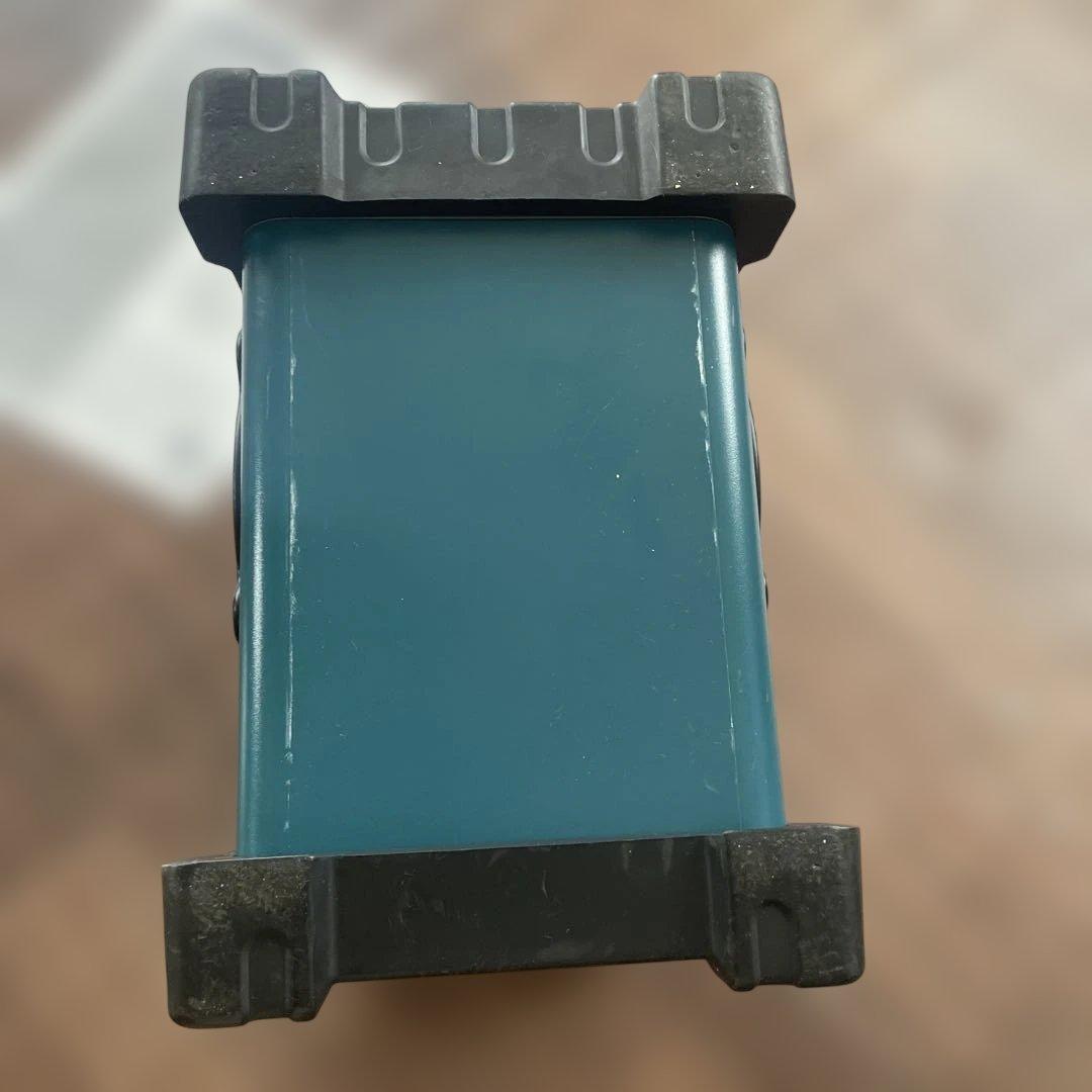 Makita マキタ　ラジオMR100 ACアダプター付