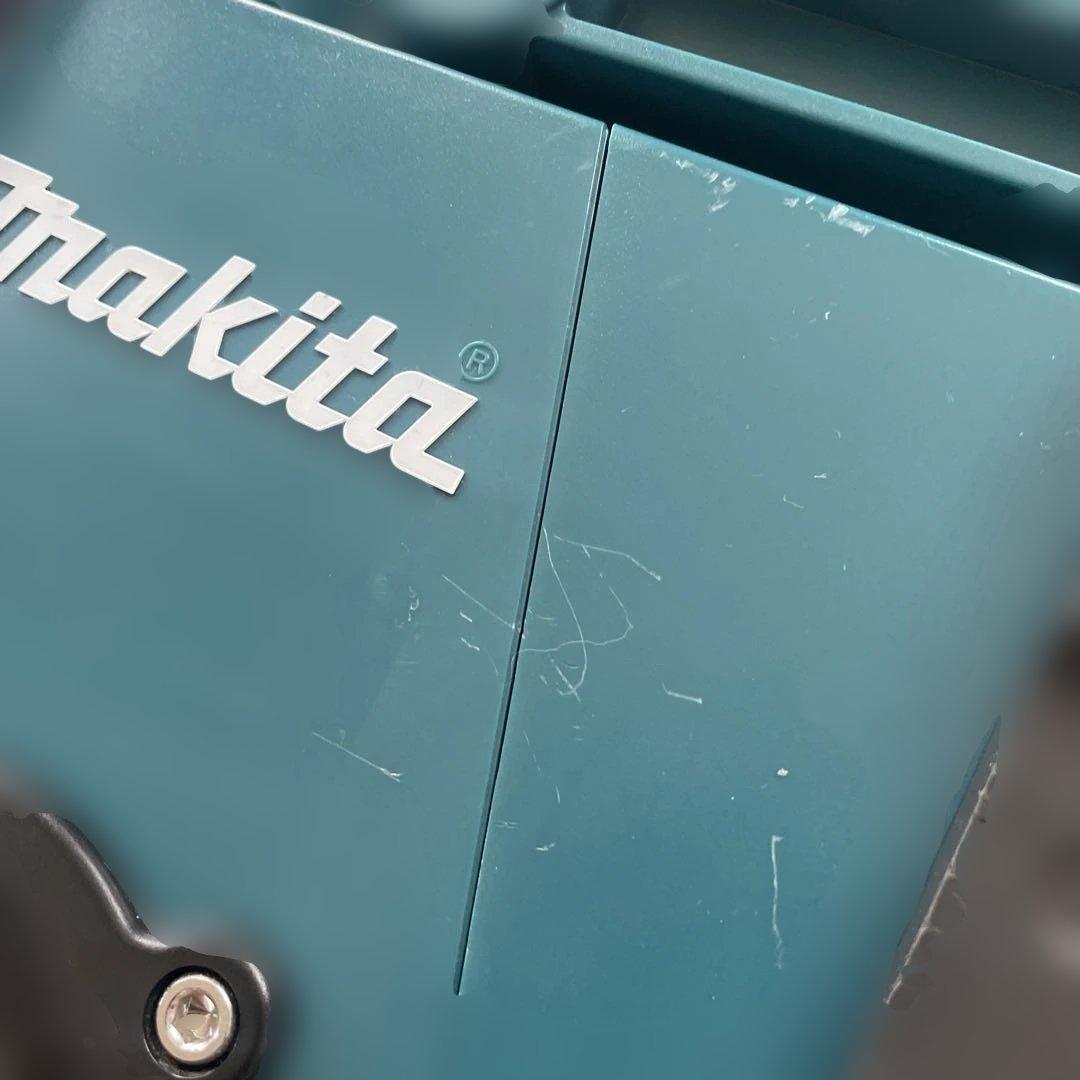 Makita マキタ　ラジオMR100 ACアダプター付