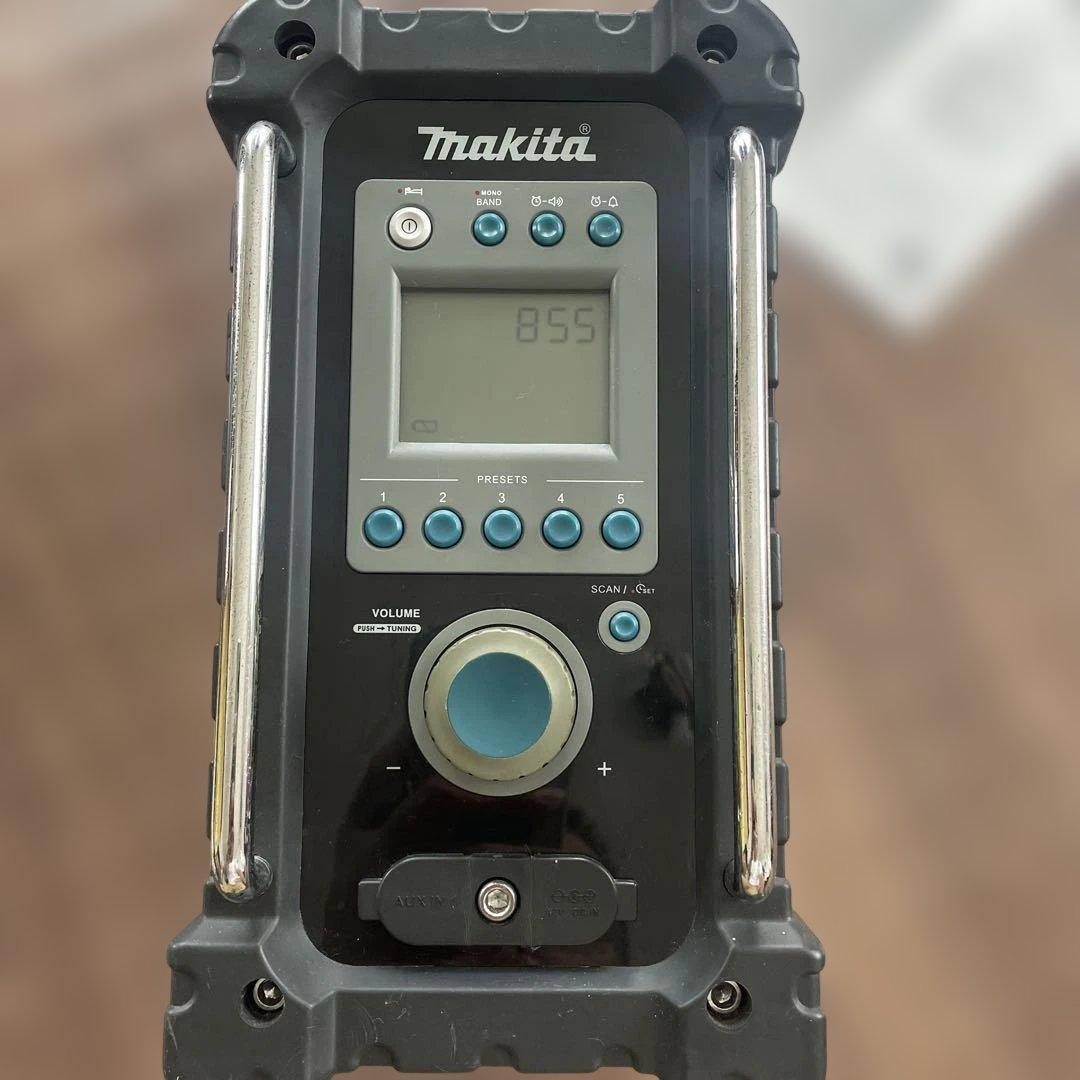 Makita マキタ　ラジオMR100 ACアダプター付