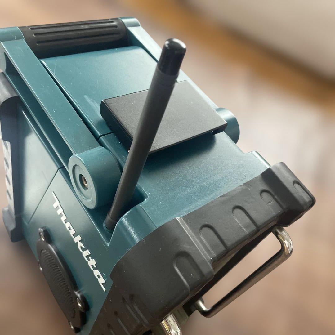 Makita マキタ　ラジオMR100 ACアダプター付