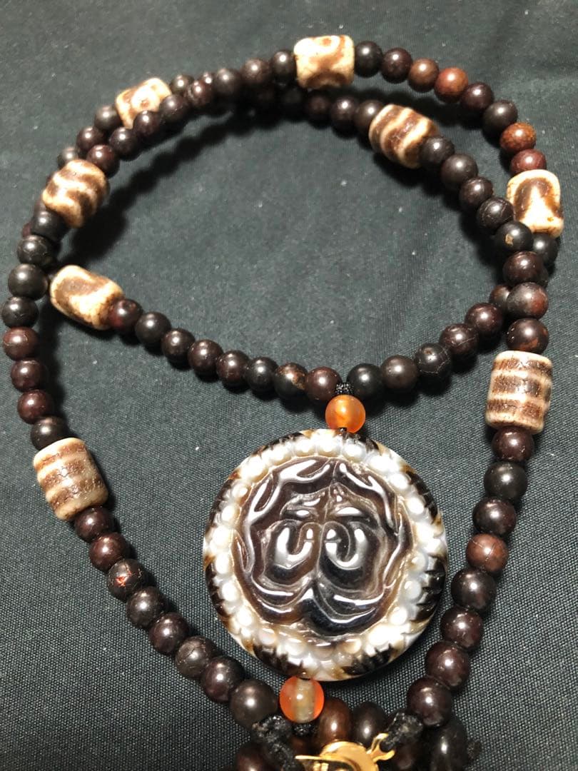 一点物上肯天珠‼️西蔵老礦八吉祥勝利旗、仏手印結び亀甲寿法輪型天珠護摩供ネックレス