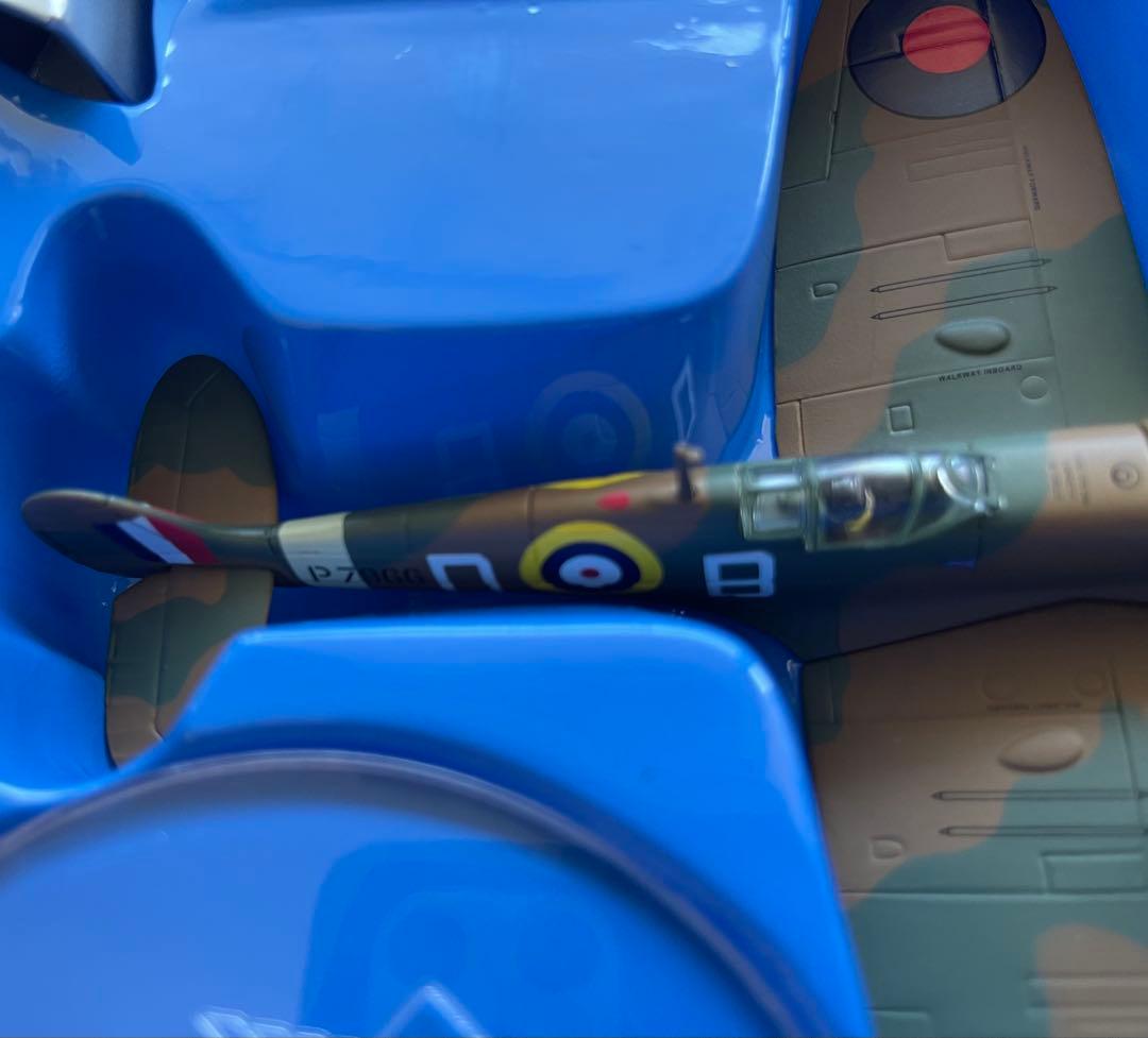 絶版新品　コーギー1/72 スピットファイア　MkⅡA ダグラス・ベーダー