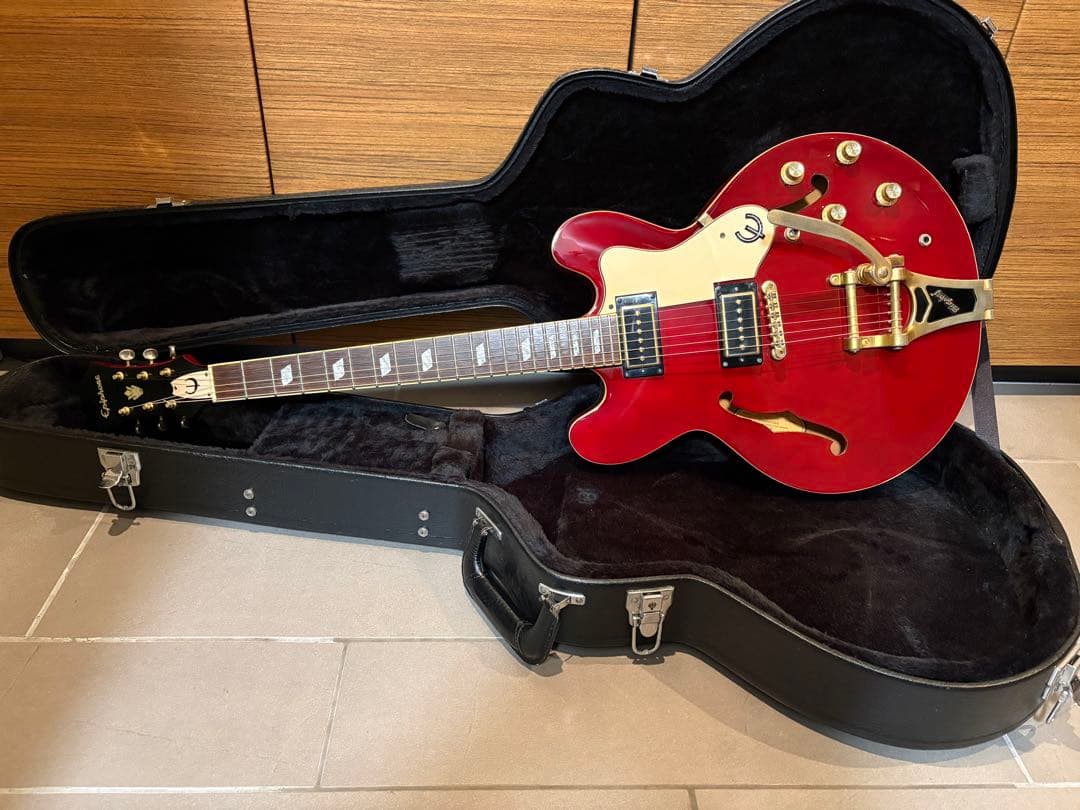 Gibson P-94搭載エピフォンYEC Riviera ビグスビー付き