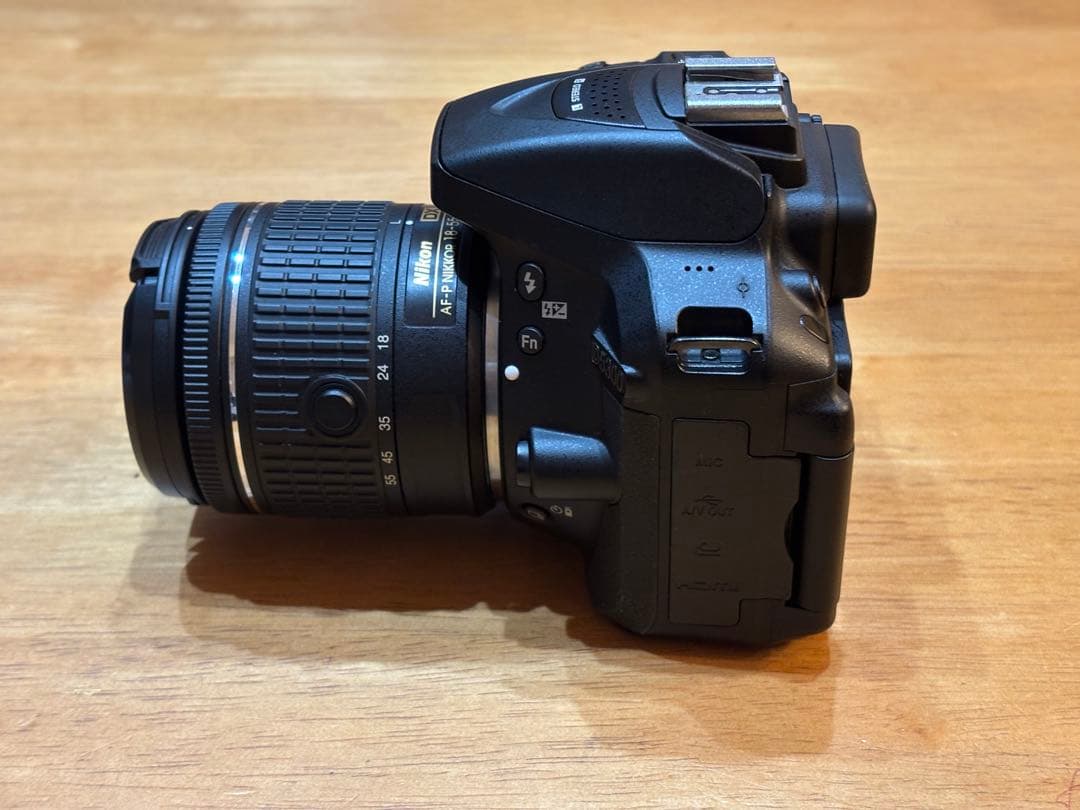 Nikon D5300 デジタル一眼レフカメラ 本体