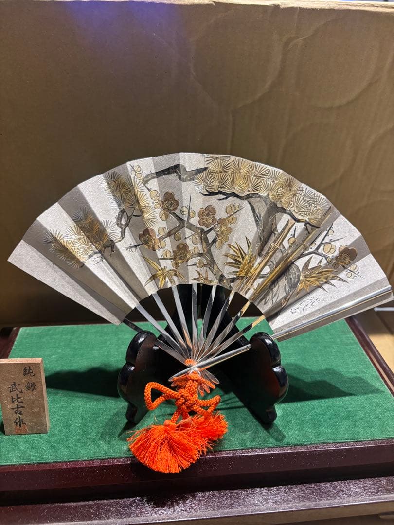 武比古（TAKEHIKO）製の純銀製置物「扇 松竹梅」