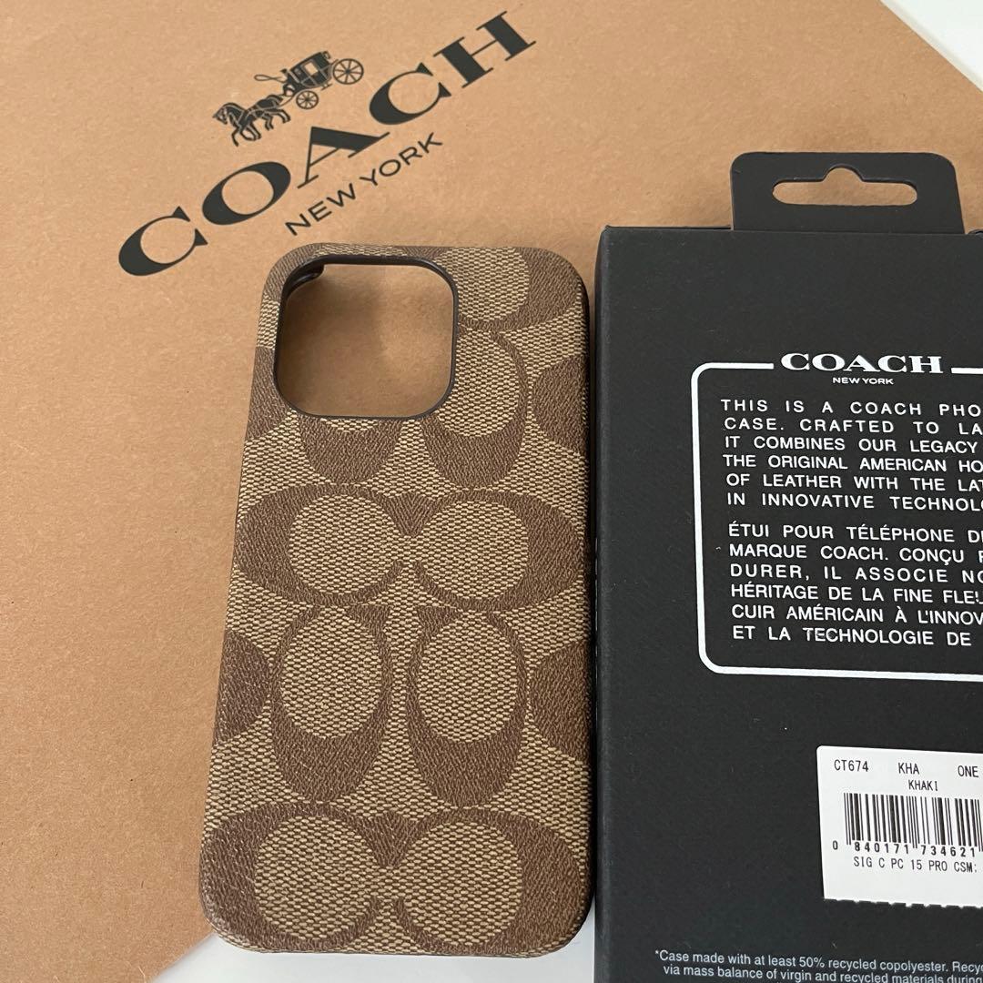 コーチ☆新品☆ IPHONE 15 PRO ケース・シグネチャー/カーキ