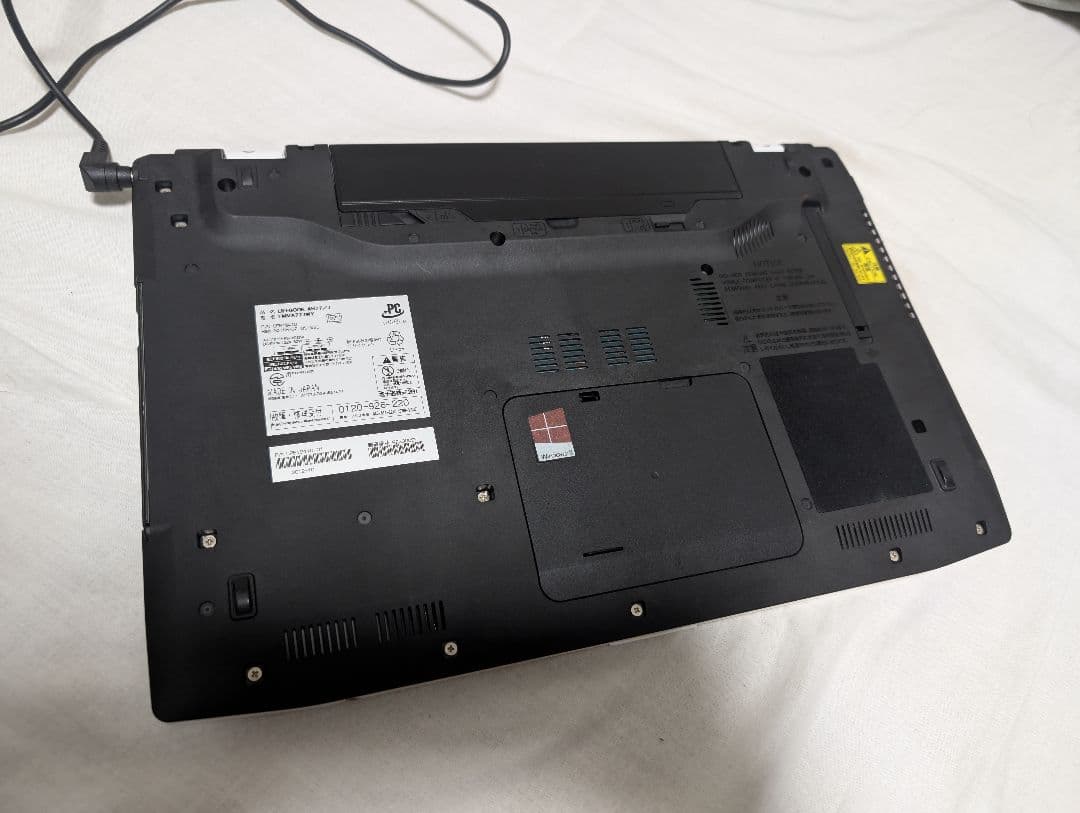 FUJITSU ノートパソコン LIFEBOOK AH77/J