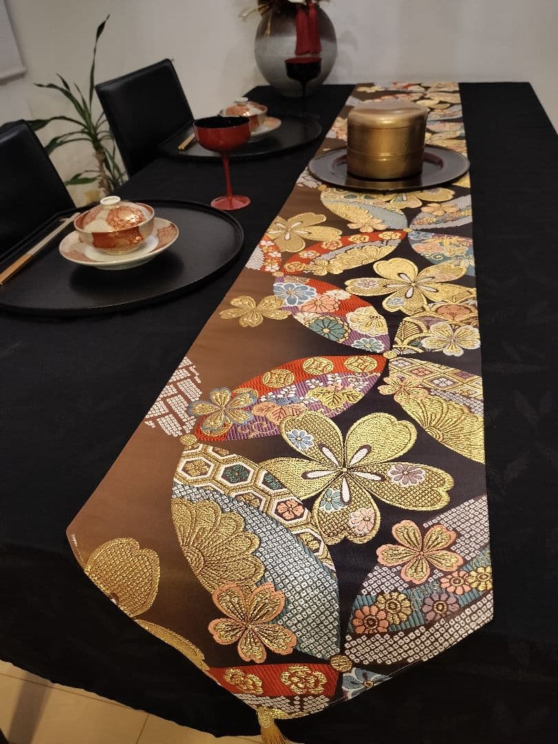 A955★逸品‼️豪華刺繍‼️ひな祭り‼️テーブルランナー2m11cm