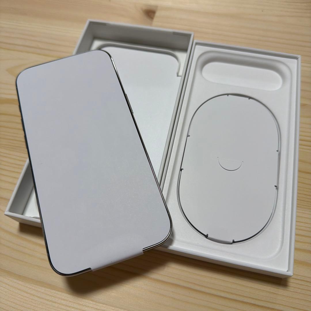 【極美品】iPhone Air Cloud White 256GB 付属品未使用