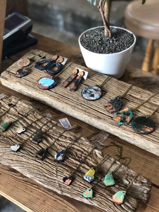 ハンドメイド　ピアス　タスマニアウッド　メルボルン