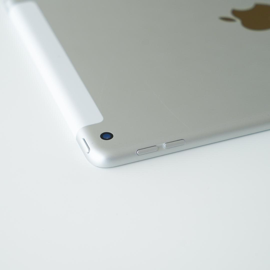 Apple iPad 第8世代 32GB Wi-Fi+Cellular 訳あり