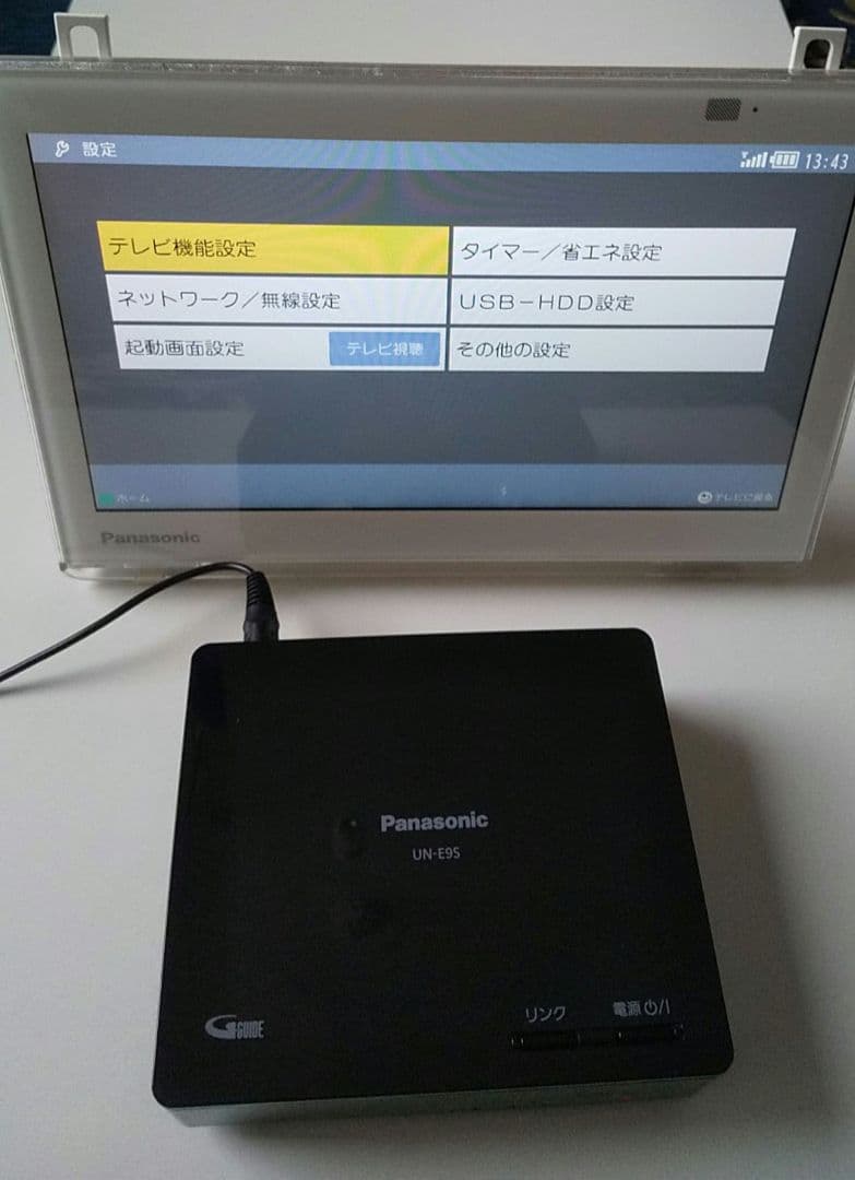 UN-10E9-W　Panasonic VIERA ポータブルテレビ 風呂テレビ