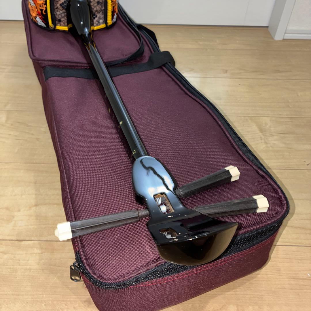 三線 沖縄三線　工四合　初心者にやさしいお得なセット、チューナー他付属品付