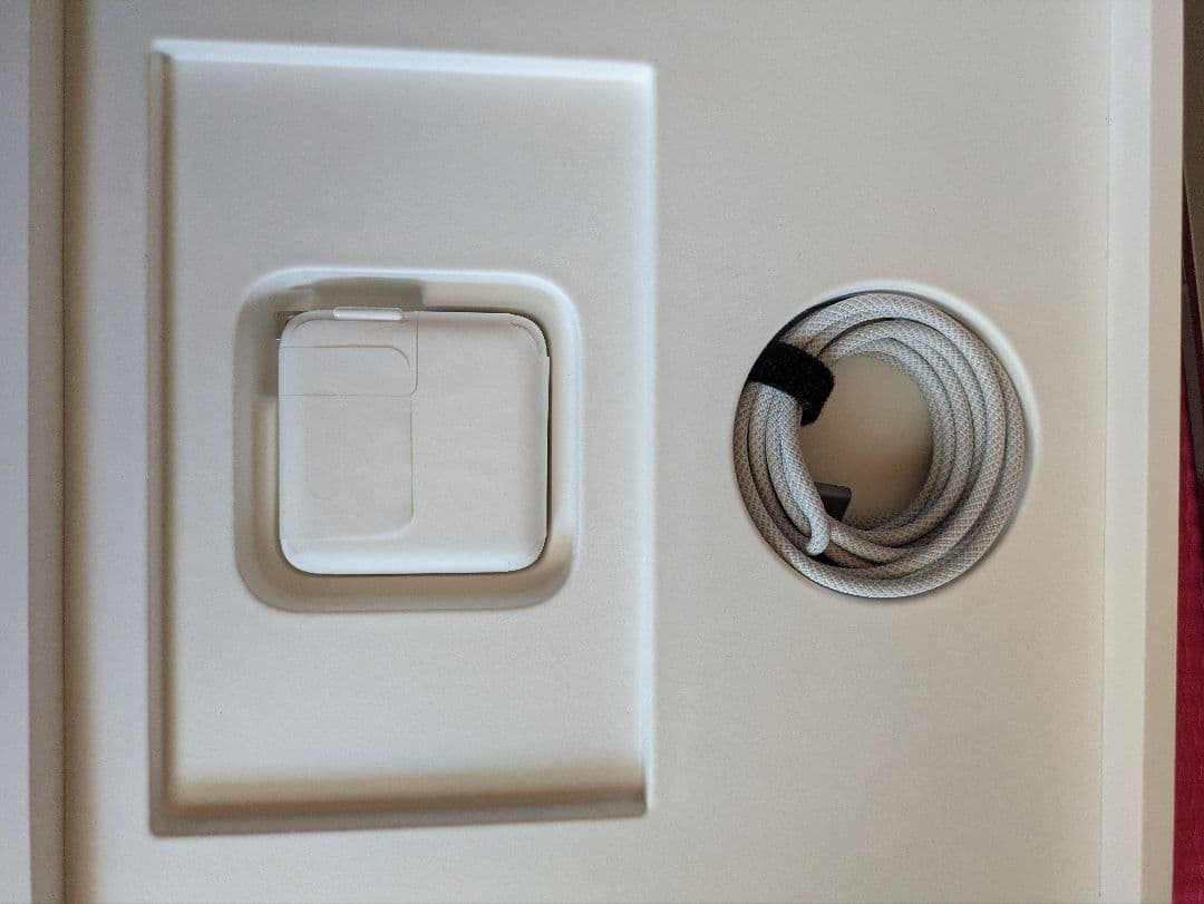 MacBook Air M3 13インチ スペースグレイ