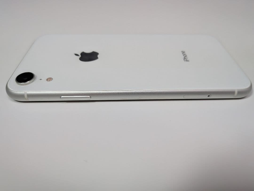 ⑦Apple iPhoneXR 64GB ホワイト バッテリー88％