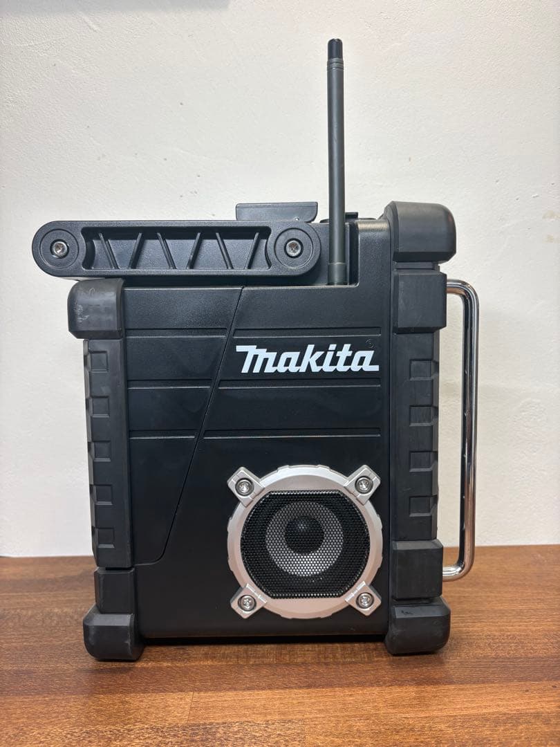 Makita 充電式ラジオ 黒 LXT iPod iPhone対応 防水 防塵