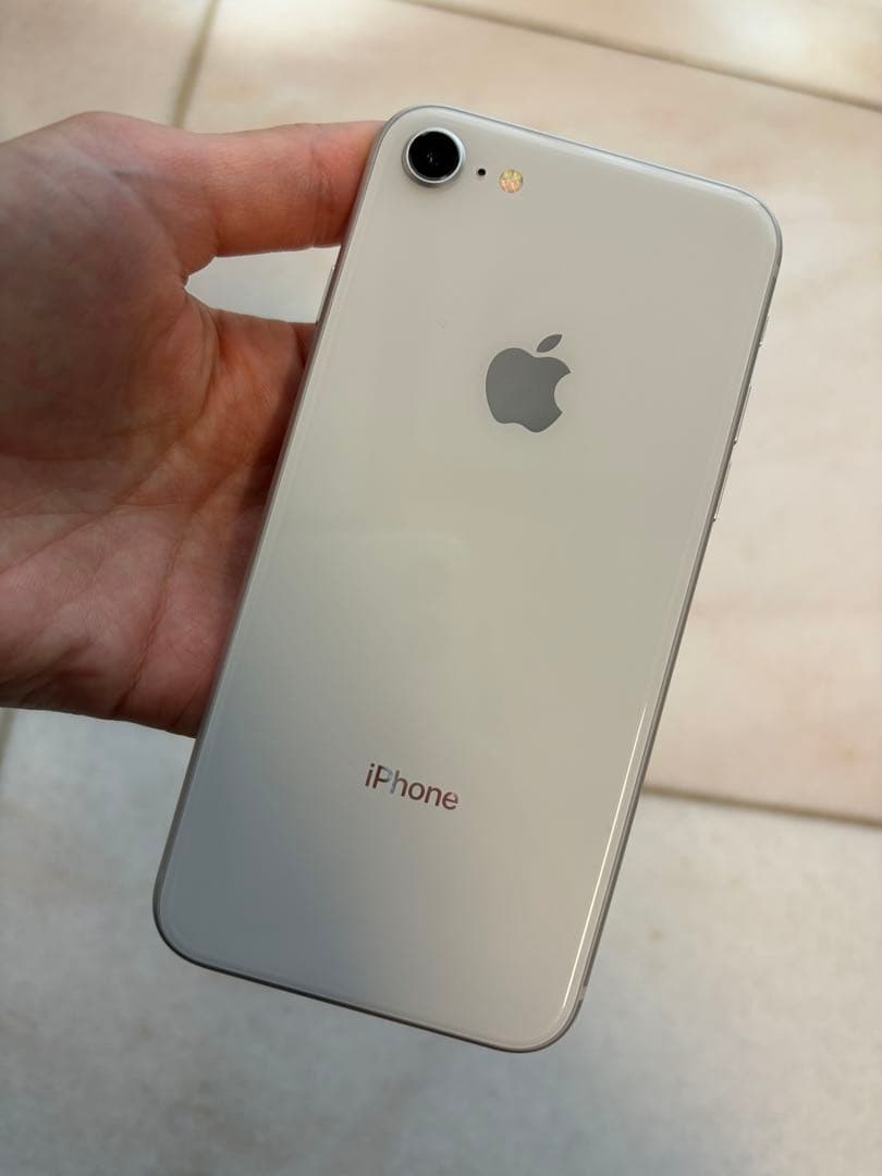 Apple iPhone 8 ホワイト 64GB