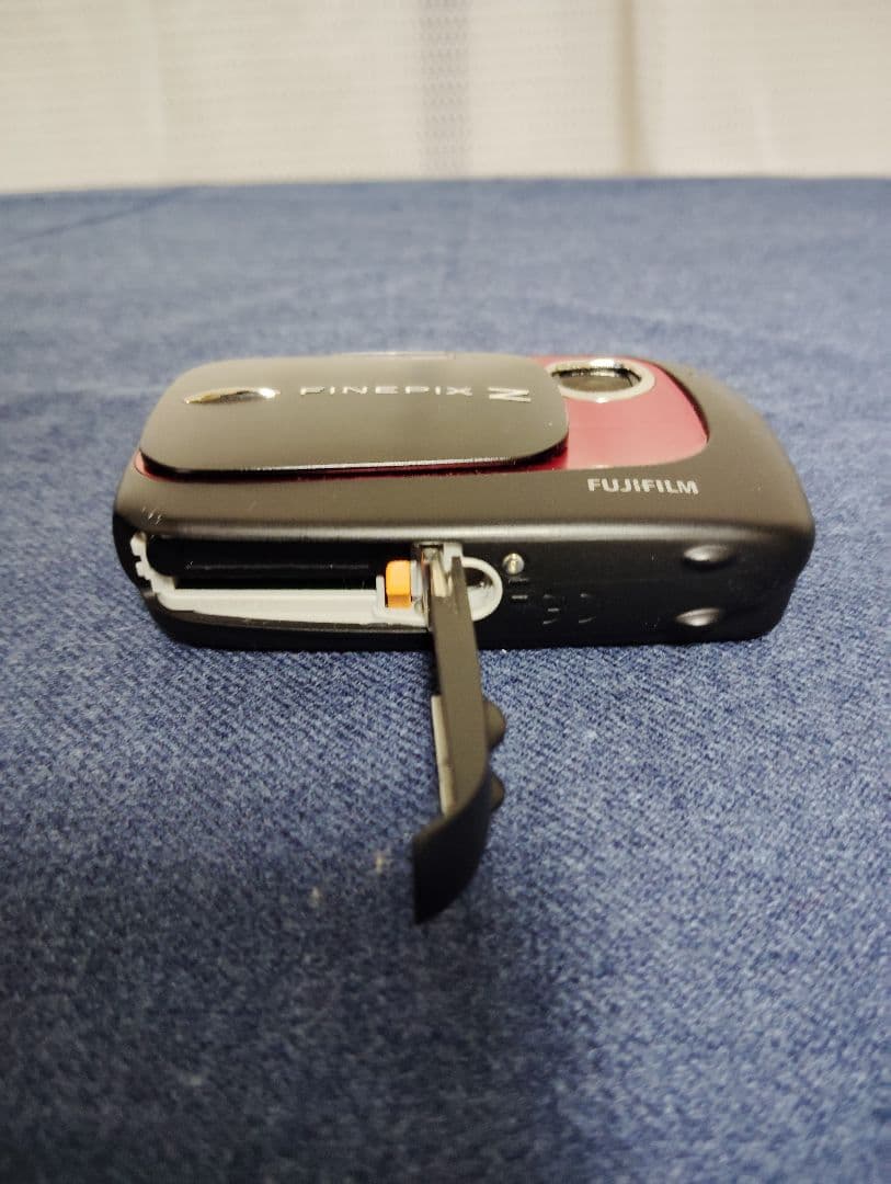 富士フィルム FinePix Z37 コンパクトデジタルカメラ
