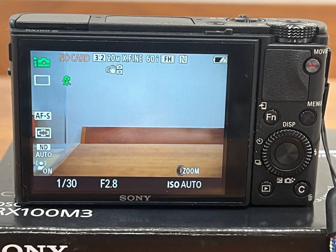 新品同様★SONY DSC-RX100M3 おまけ付き