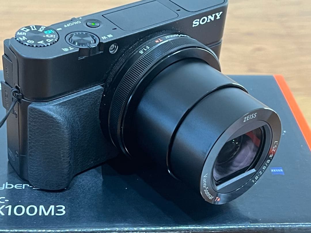新品同様★SONY DSC-RX100M3 おまけ付き