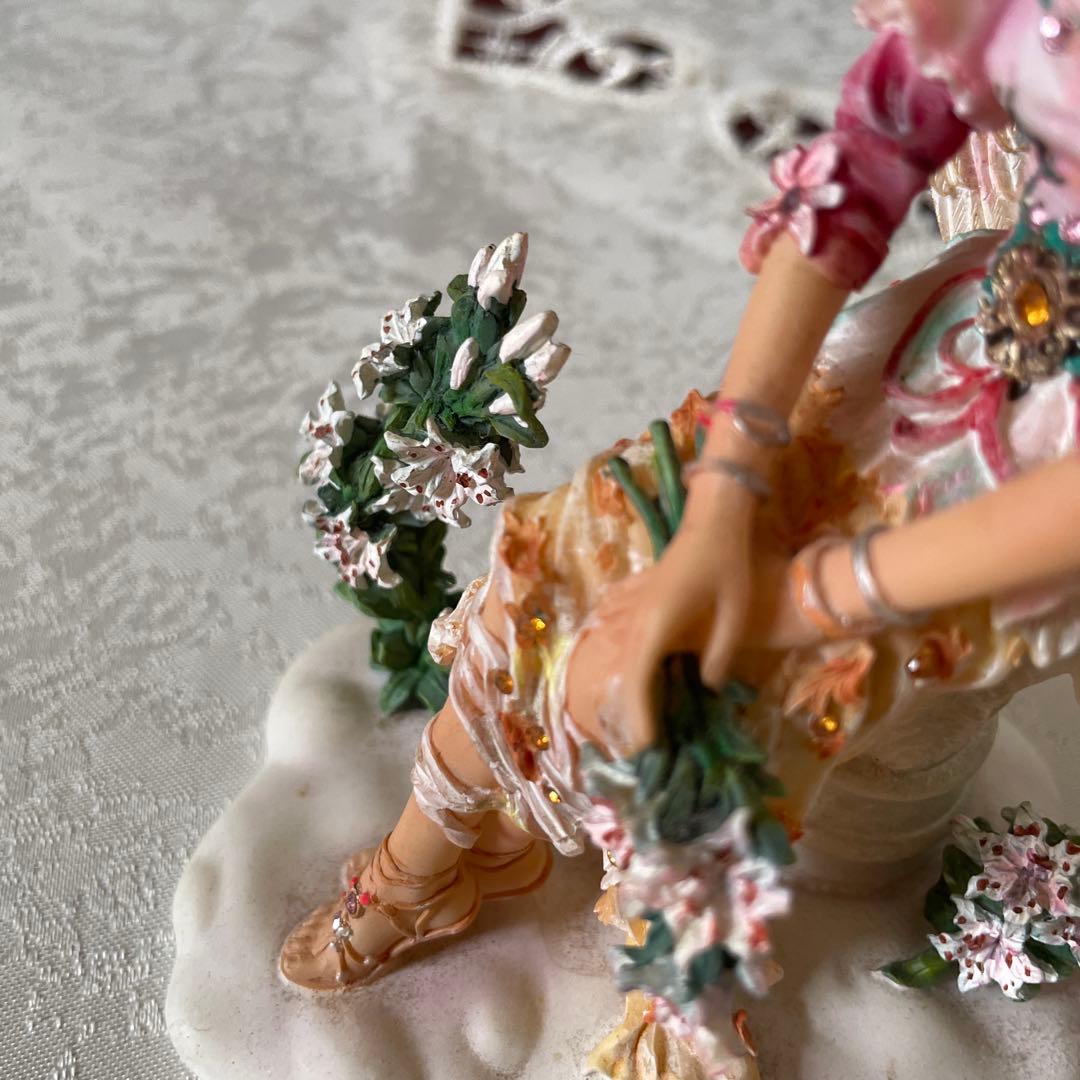 天使の置物 陶器製 Angel Whispers.