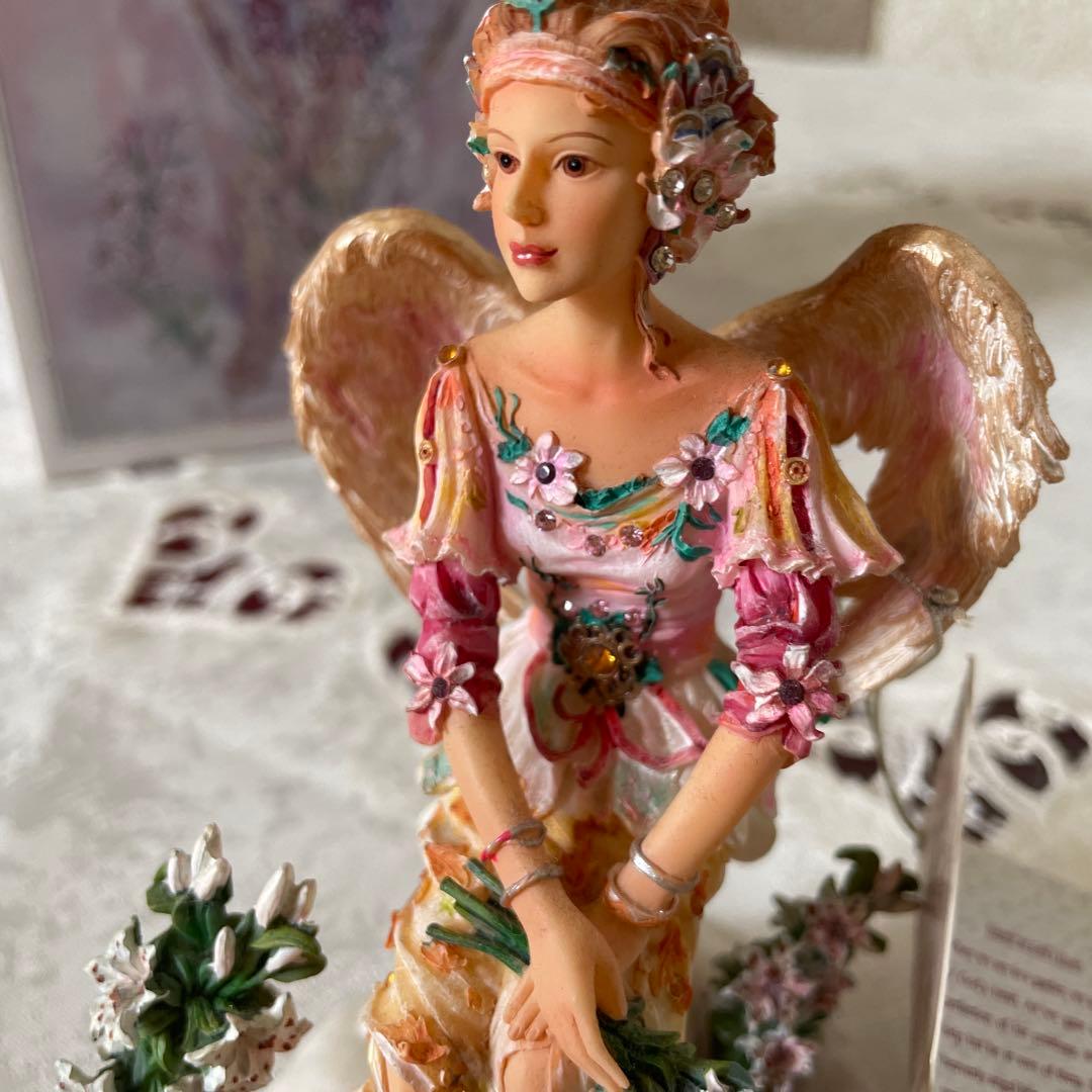 天使の置物 陶器製 Angel Whispers.