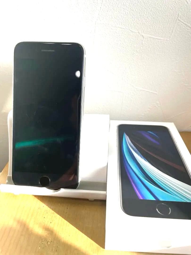 iPhone SE 第2世代 64GB ホワイト UQ SIMフリー　美品
