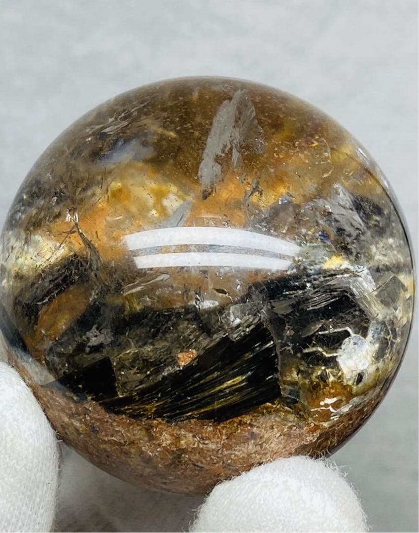 45.6㍉　ブラック・白・水晶宝石&ゴールド鉱物共生 天然石 希少　自動開運