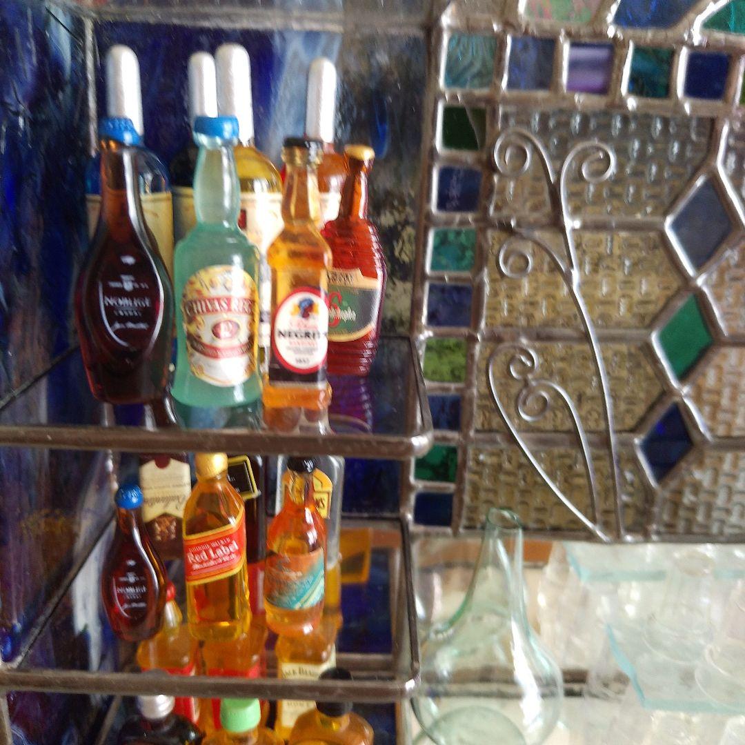 背景、ドールハウス　ミニチュアレトロバー