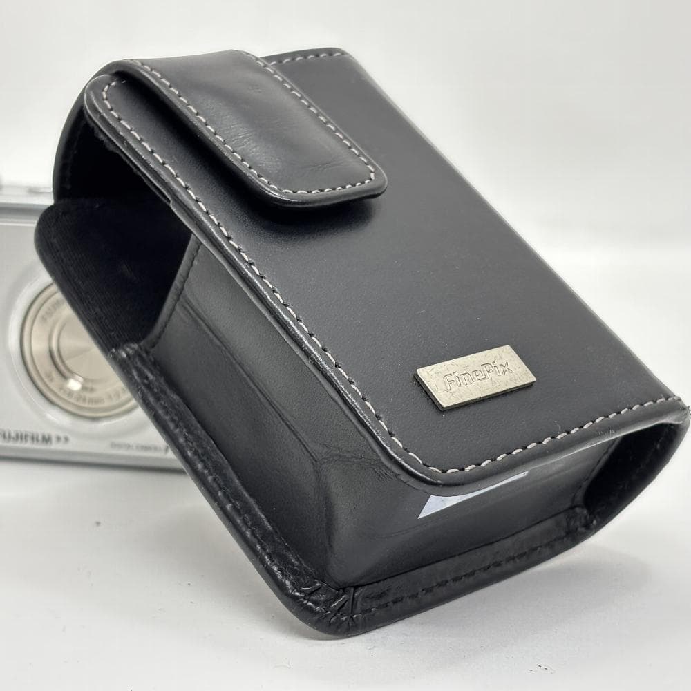 美品 動作品 FUJIFILM FinePix F10 コンパクトデジタルカメラ