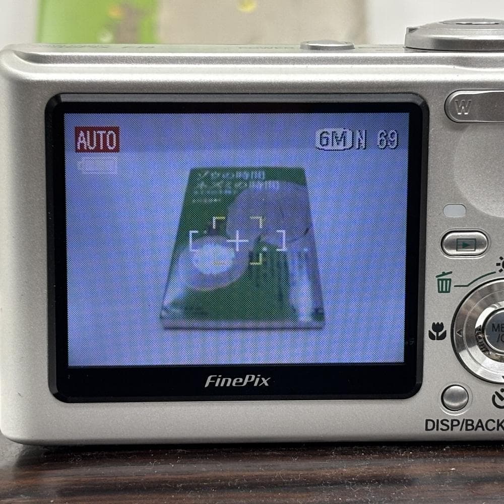 美品 動作品 FUJIFILM FinePix F10 コンパクトデジタルカメラ