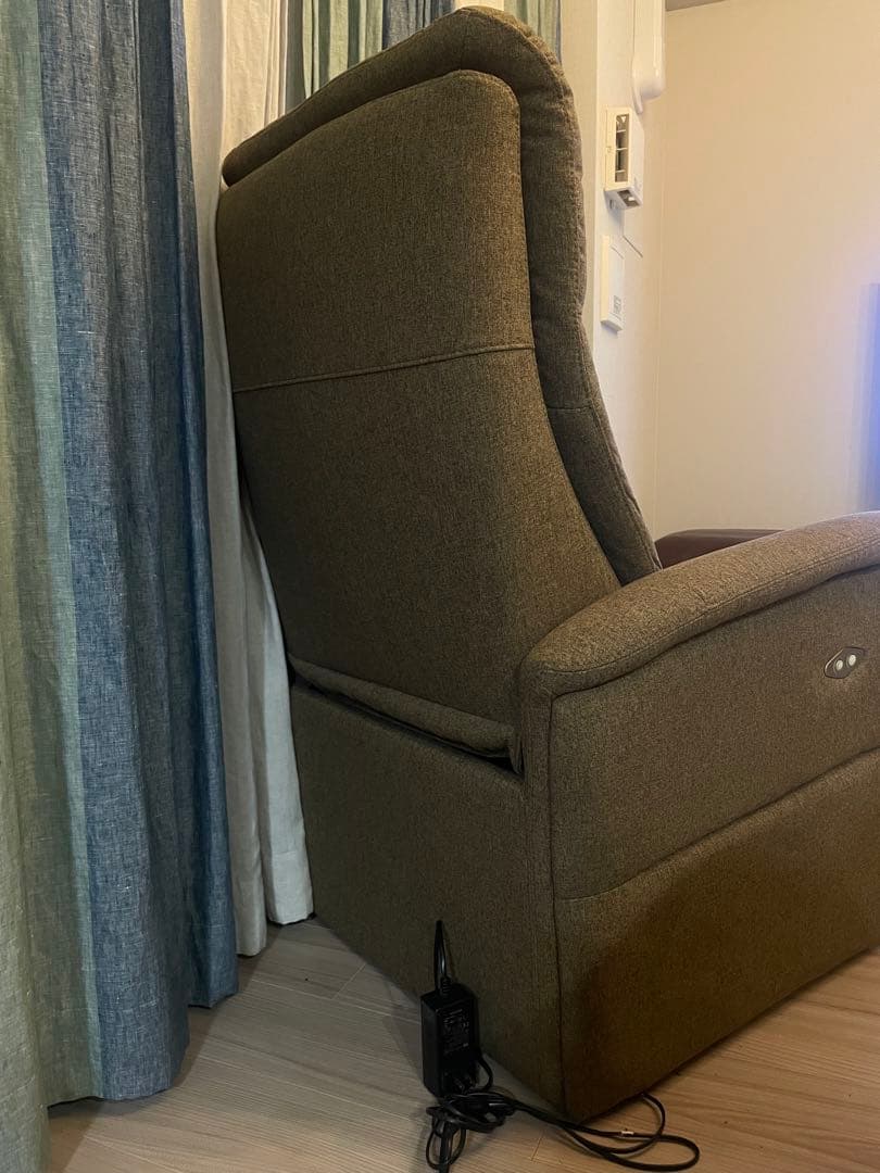 【SALE中】ニトリ・電動リクライニングチェア 幅76cm コンパクト