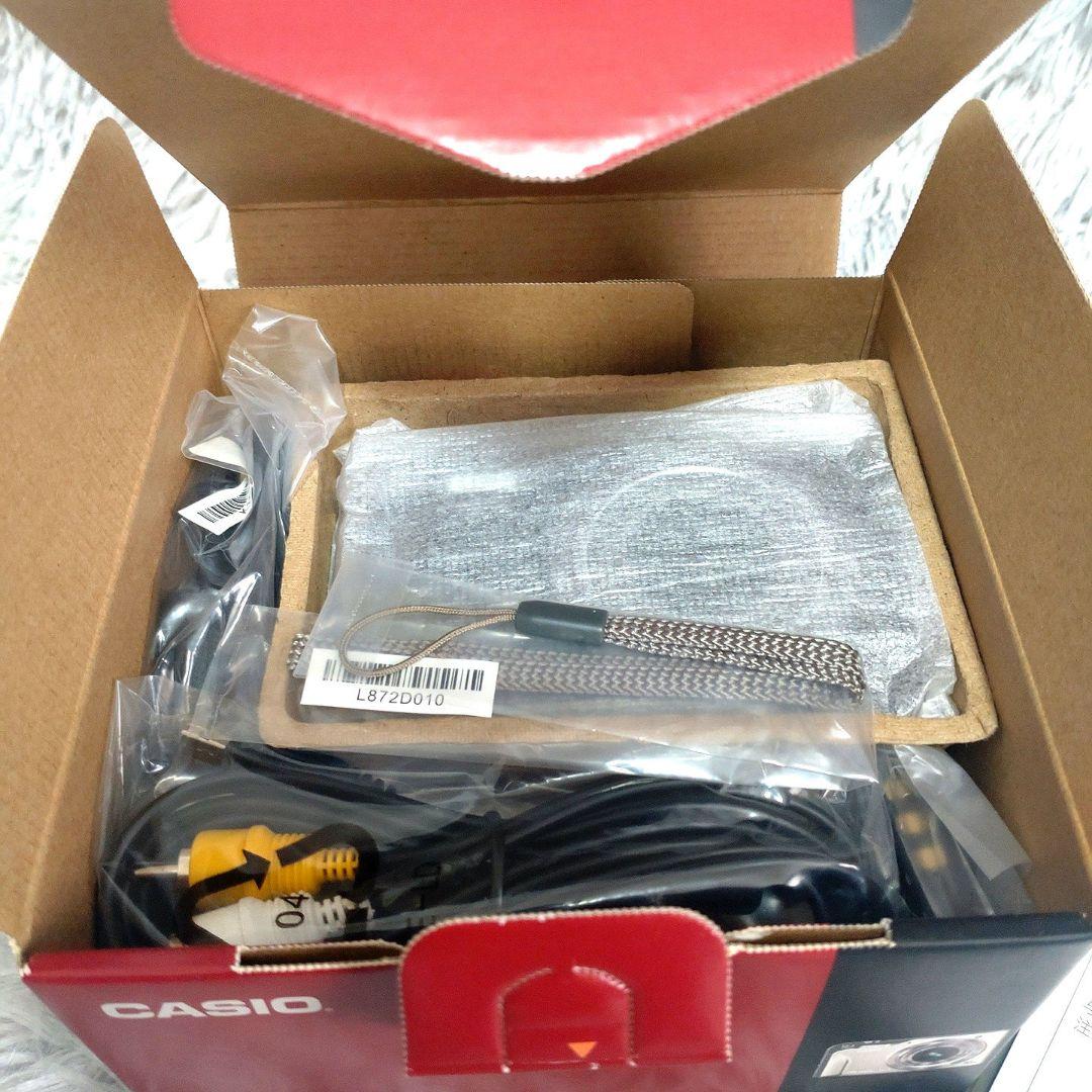 新品　未使用デジタルカメラ　CASIO EXILIM EX-H10