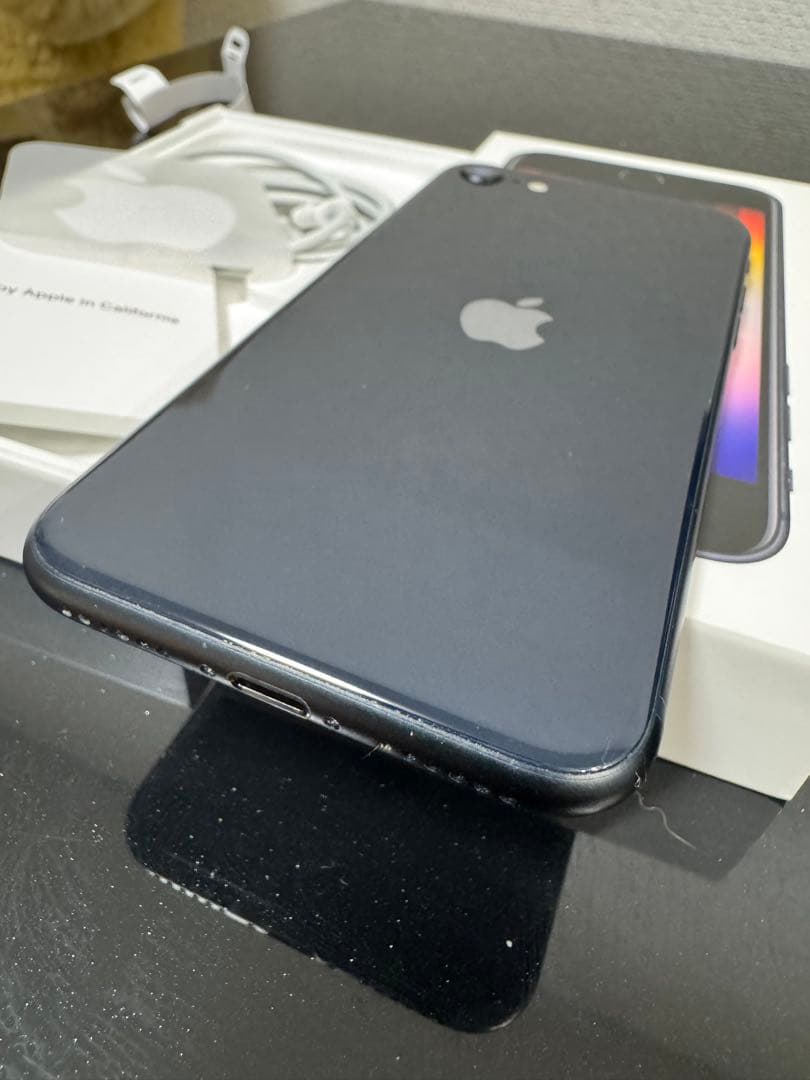 iPhone se3 第三世代 本体 64GB