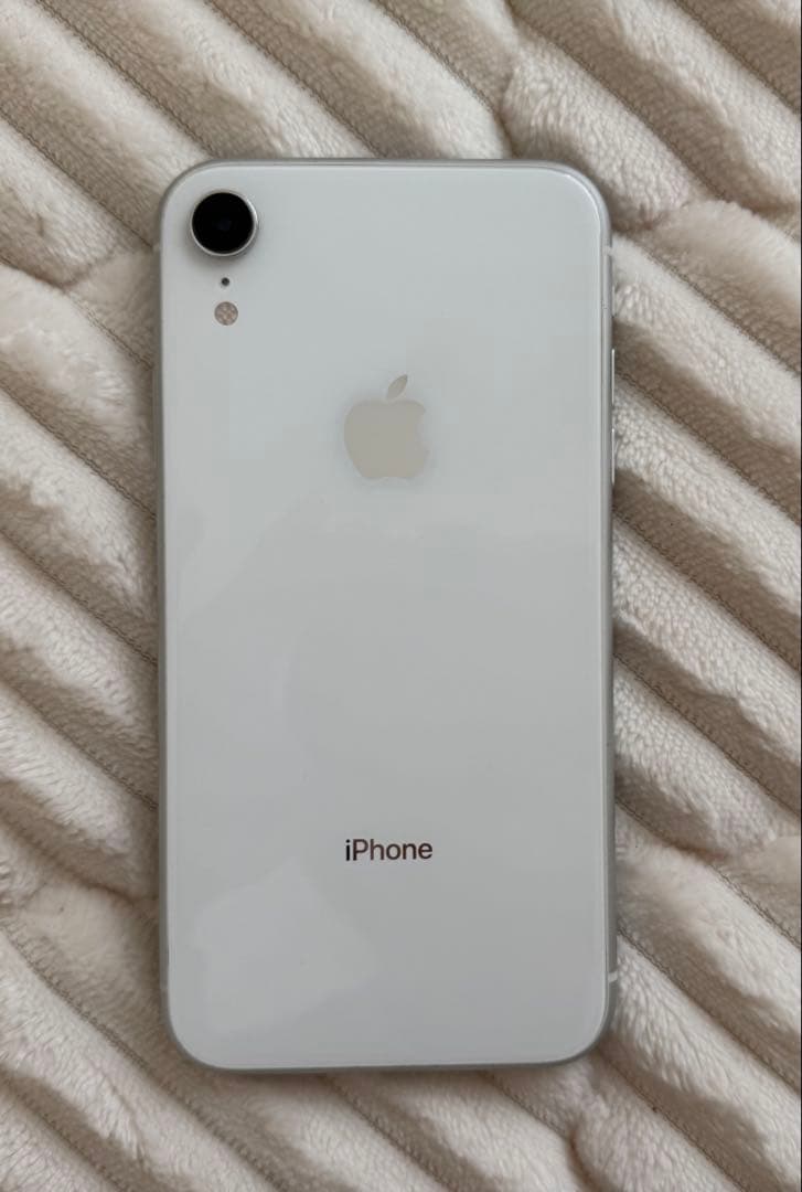 iPhone XR 128GB ホワイト docomo 動作確認済